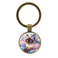Portachiavi vintage in bronzo con gatto siamese, farfalla e motivo floreale blu - Gatto Siamese Farfalla Ortensia (XSWX8530) / Bronzo Antico