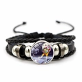 Detalle de pulsera de cuero trenzado con colgante de cristal de Papá Noel y cuentas plateadas - Estilo Trineo de Papá Noel con Regalos (XSWX7875-9)