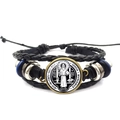 Mehrlagiges Lederarmband mit Benediktusmedaille und schwarzen sowie blauen Perlen - Vintage Goldrand Medaillen-Stil (XSWX7914-3)