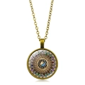 Makroaufnahme von Bronze-Mandala-Anhänger mit Yin-Yang und Tierkreis-Mustern - XSWX8029-Antike Bronze