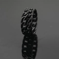 Vintage zwart roestvrijstalen schakelring met stoere schakels en een donkere metalen afwerking - Cijfer 7 / Zwart