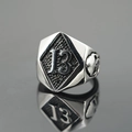 Vintage Edelstahlring für Herren mit Nummer 13 Relief und Totenkopf Gravuren - US 7 / Silber