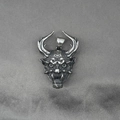 Ciondolo maschera Hannya gotica in acciaio al titanio con finitura argento retrò - Solo ciondolo