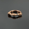 Titanstahl-Ring mit geflochtenem Seil-Design und dreifachem Knoten in Roségold-Optik - US 7 / Roségold