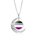 Collana con luna traforata argentata e ciondolo cabochon bandiera orgoglio asessuale - Bandiera Asexual Pride (XSWX6393-9)