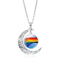 Collana con bandiera arcobaleno e ciondolo a mezzaluna vuota in finitura argento - Bandiera Arcobaleno (XSWX6393-15)