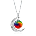 Collana con cuore arcobaleno e ciondolo a luna scavata in argento lucido - Vortice Colorato (XSWX6393-16)