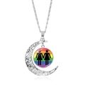 Collana con ciondolo luna arcobaleno LGBT con mezzaluna traforata argento e silhouette - Sagoma Di Donne Che Si Tengono Per Mano (XSWX6393-28)