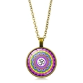 Détail du pendentif Mandala Fleur de Vie avec symbole Om et chaîne en bronze de style rétro - Style Symbole Om Mandala Coloré (XSWX7330-9)