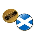 Schottland Flagge Brosche mit Glaskuppel und bronzefarbener Metallrückseite - Schottland
