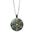 Sacred Geometry Mandala Glasanhänger Halskette mit silberner Kette auf weißem Hintergrund - Silber