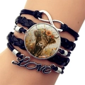 Mehrlagiges Highland Cow Lederarmband in Schwarz mit Unendlichkeitssymbol und Love-Anhänger - Orange Blume Hochlandrind Stil (XSWX7595-5)