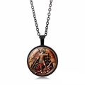 Detailansicht des Erzengel Michael Anhängers mit Glas-Cabochon und schwarzer Kette - Schwarz (XSWX7637)