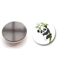 Vorder- und Rückseite des 25 mm Panda und Bambus Glas-Kühlschrankmagneten im Detail - Panda Klettert auf Bambus Stil (XSWX6750-1)