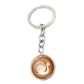 Llavero de metal plateado con colgante redondo que presenta un creativo diseño de latte art café - Estilo Forma de Caracol (XSWX7178-1)