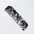 Classic tortoiseshell marble acetate wide-tooth comb with dark brown and beige patterns - Light Leopard