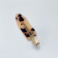 Minimalist acetate hair clip with leopard tortoiseshell pattern and golden metal clip - Light Leopard