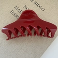 Large glossy dark red shark hair claw clip for thick hair in minimalist style - Butterfly Back Style / Large Size 14CM / 78661 Angora Red