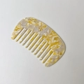 Mini acetate wide-tooth hair comb with elegant cream and beige marble texture - Beige