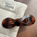 Elegante pinza para el cabello de carey con diseño de nudo cruzado en material acetato - 12cm / Carey Mate