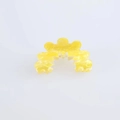 Molla per capelli a fiore minimalista giallo perlato con finitura glitterata - Giallo