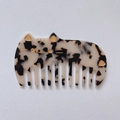 Cute acetate cat hair comb with black and white shell pattern and gold line details - Acetate Thickness 2.5mm / Light Leopard