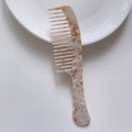 Minimalistische marmeren acetaat haarkam met brede tanden op keramische plaat - Acetaat 17.8cm*4.2cm*3mm / Bruin