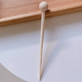 Elegante haarpincet van acetaat met crème en wit marmerpatroon en ronde bolvormige top - Off-wit