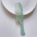 Grofgetande haarkam van acetaat met lichtgroen marmerpatroon en handvat - Acetaat 17.8cm*4.2cm*3mm / Cyaan