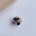 Molletta per capelli in acetato tartarugato beige con motivo a faccina dorata - 2.2cm / Leopardo Chiaro