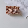 Minimalistische haarklem van acetaat met een klassiek bruin en wit dambordpatroon - Bruin Ruitjes