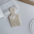 Modieuze acetaat haarkam met marmerpatroon in crèmewit en grijs met fijne tanden - 14.5cm