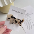 Molletta per capelli a forma di bassotto in acetato con strass e finitura tartarugata - Leopardo Chiaro