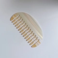 Elegant wide-tooth acetate hair comb with cream and brown marbled texture in D-shape - 12x5.9cm / Gradient White Yellow