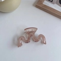 Elegant translucent pink-brown wavy hair claw clip made of high-quality acrylic resin - Style M