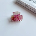Mini-Haarklammer aus Acetat mit rosa Marmorierung und handgefertigter Goldschrift - Rot