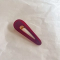 Pinza para el pelo minimalista en acetato rojo oscuro, forma de triángulo hueco - Burdeos