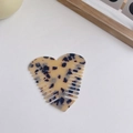 Chic heart-shaped acetate hair comb with beige leopard print and tortoiseshell texture - Light Leopard