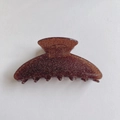 Dunkelbraune Glitzer-Haarklammer mit funkelndem Finish und sicherem Halt - 9cm / Braun