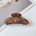 Grande pince à cheveux en acétate avec motif marbré marron et crème élégant - Texture Café