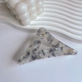 Pince à cheveux triangle en acétate marbré gris avec inscription dorée Barrette la France - Blanc Cassé