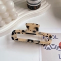 Rectangular acetate claw clip in cream tortoiseshell pattern with gold logo detail - 9.8cm*4.3cm / Light Leopard