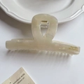 Eleganter Haarklammer mit cremeweißem Marmormuster und goldenem Barrette La France Text - Perlmuttweiß