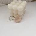 Mini candela a cubo con bolle bianche da 27 sfere e accessorio a cuore in resina rosa - Cuore Bianco Crema