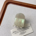 Mini molletta a cuore in acetato bianco con finitura perlata e logo fatto a mano - Pinza Bianca Iridescente