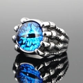 Gotischer Drachenkrallen-Ring mit blauem Augenstein und poliertem Metall-Finish - US 7 / Silberton Blaues Auge