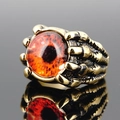 Punk-Stil Teufelsauge Ring mit orangem Harz-Augapfel und goldener Metallkralle - US 7 / Goldband Roter Edelstein