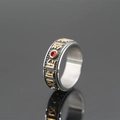 Anello rotante in acciaio inox con mantra buddista, gemma rossa e finitura oro vintage - US 6 / Oro e Argento