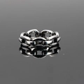 Vintage braided chain ring in silver stainless steel with mirror reflection on black surface - US 7 / Silver