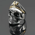 Vintage Punk-Totenkopfring mit Offiziersmütze und goldenem Adleremblem aus Edelstahl - US 8 / Zweifarbiger Ring